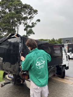 Cruisey Disposals crew loading a truck in Sydney